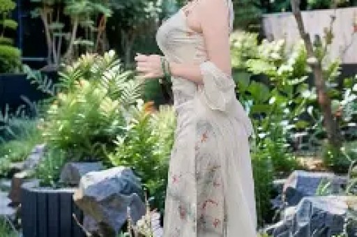 冲上热搜！知名女歌手连发“五问”：我真是服了！工作室声明：性质恶劣