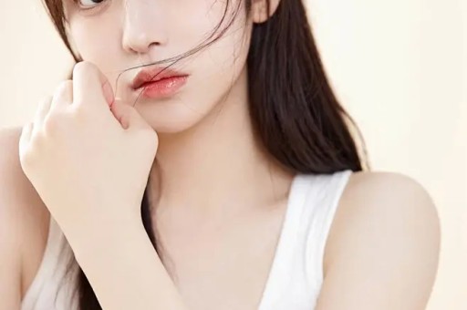 她是B站里的央视女神“黑料”被全网曝光后粉丝却更爱她了？